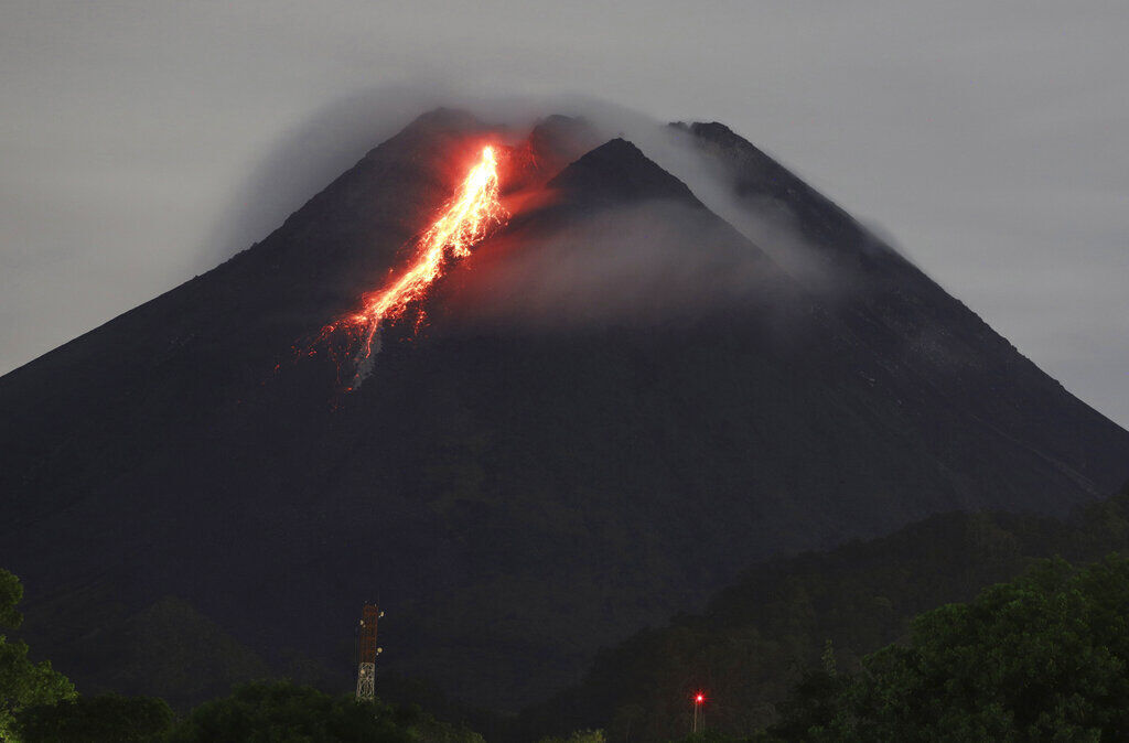 APTOPIX Indonesia Volcano